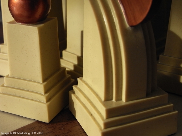 Art Deco Plain Theme Chess Set